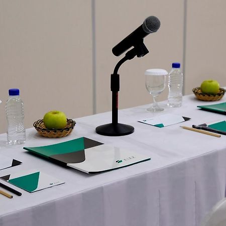דנפסאר Zizz Convention Hotel מראה חיצוני תמונה